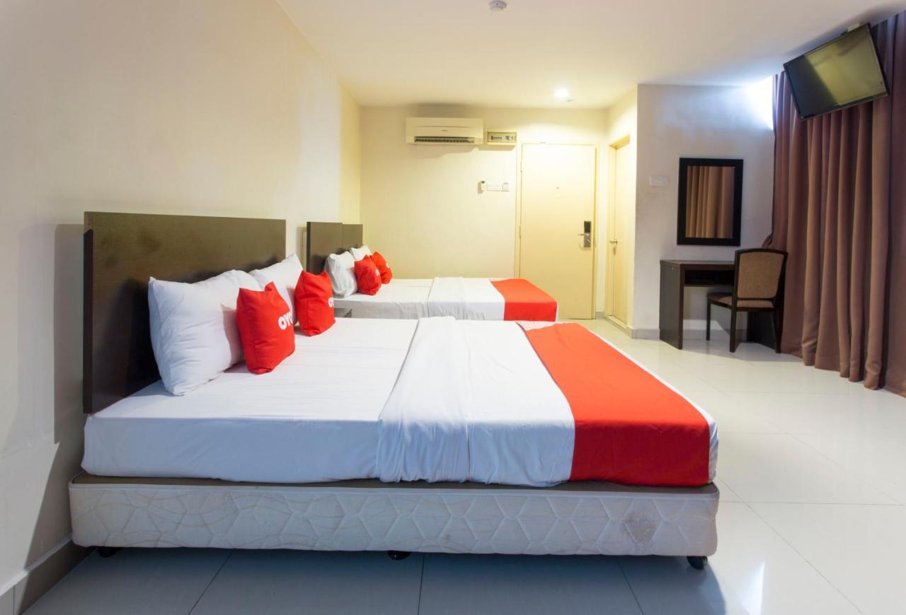 โอโย 89966 กรีนเวิลด์ โฮเต็ล แอท เซริปุตรา Hotel กาจัง ภายนอก รูปภาพ