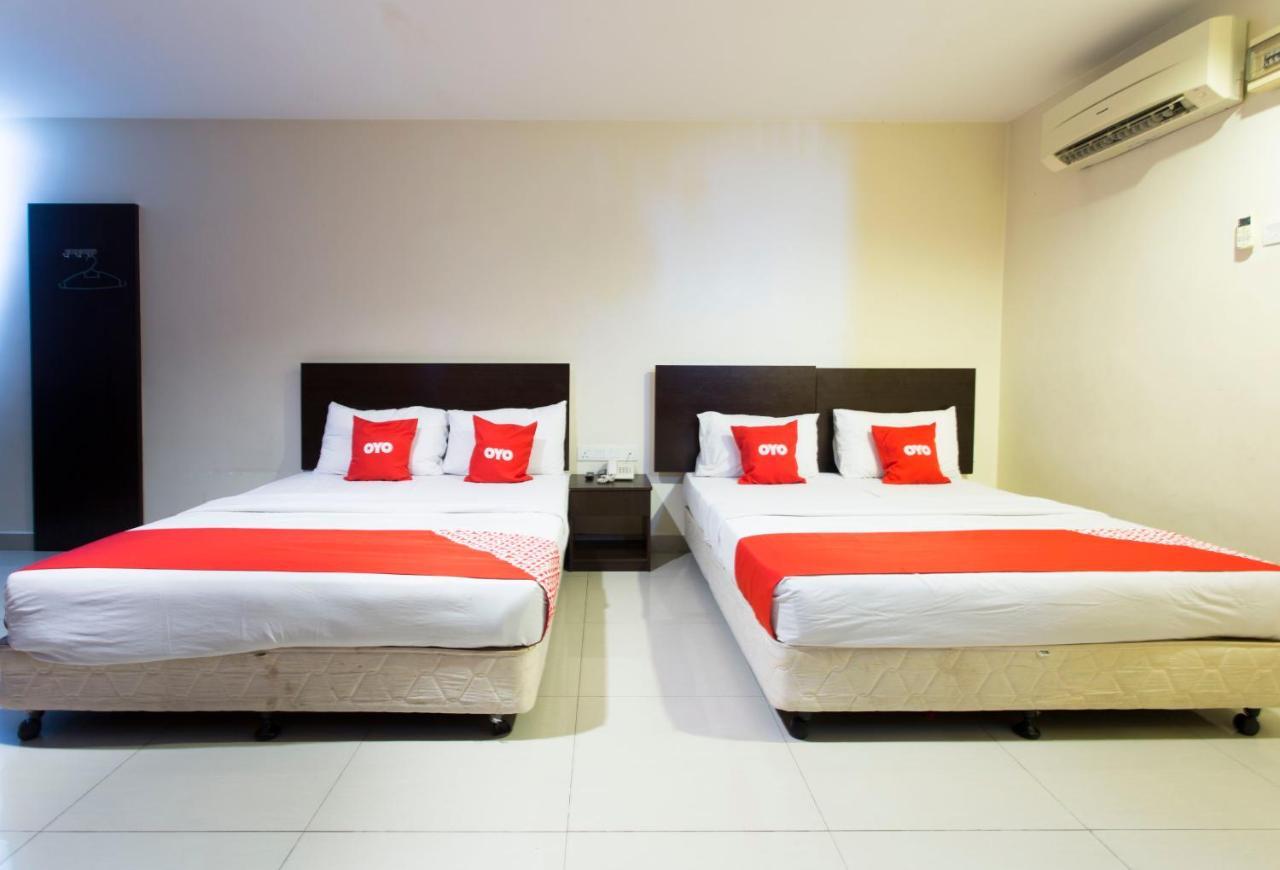 โอโย 89966 กรีนเวิลด์ โฮเต็ล แอท เซริปุตรา Hotel กาจัง ภายนอก รูปภาพ